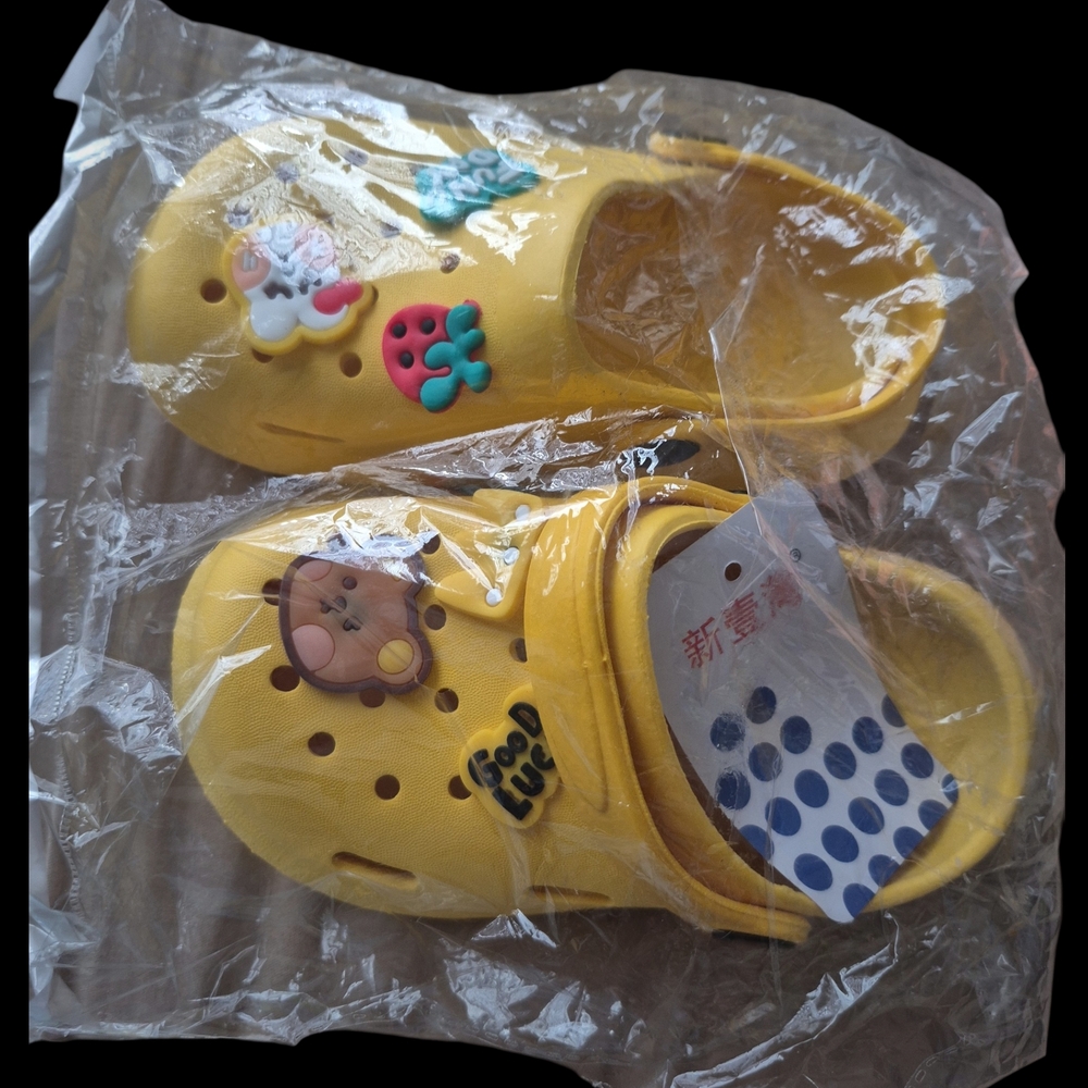 BAMBOO Yellow Kids Clogs with Playful Character Charms